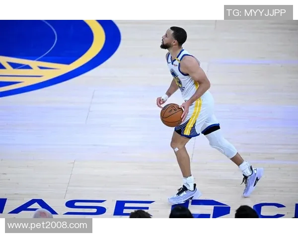 火箭队与勇士队激战第4场争夺季后赛关键胜利的精彩对决