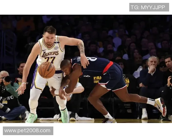 湖人对决快船谁将成为MVP揭晓比赛背后的精彩故事与球员表现分析